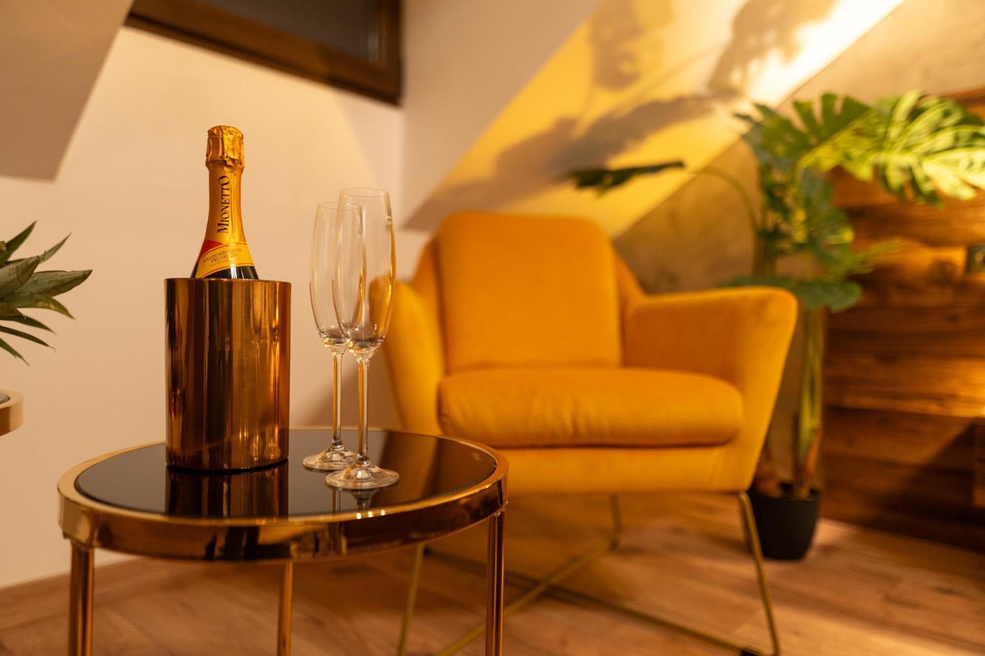 Boutique 17B Aparthotel Sibiu Buitenkant foto